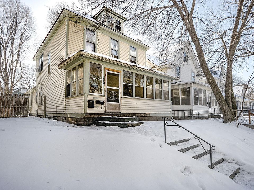 1st image of 890 Margaret St