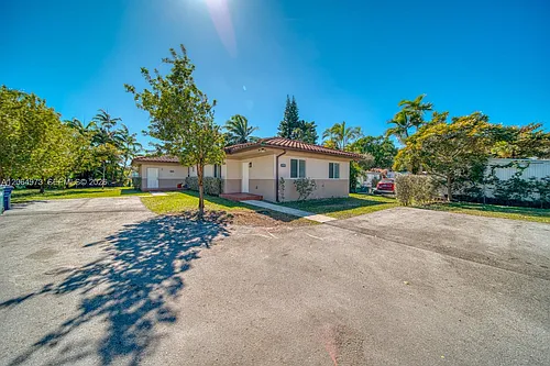 14708 NE 7th Ave #14711 Photo 1