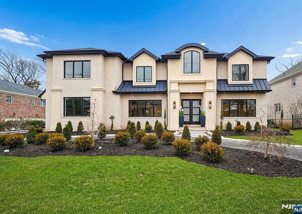 1st image of 50 Roberts Rd