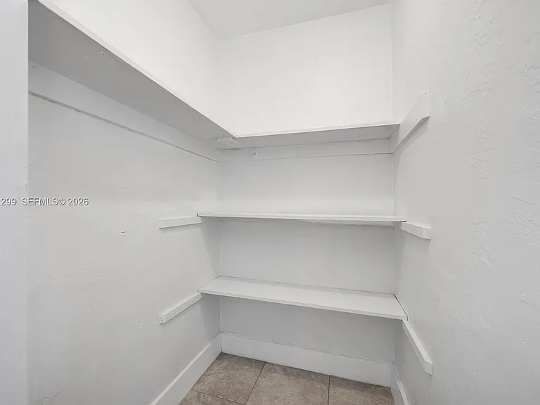 510 SE 12th Ct #6 — Photo 7