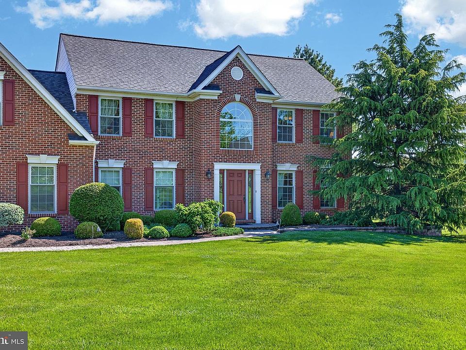 1st image of 525 Michelle Ln