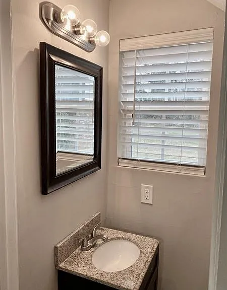 3107 Reeves St SE — Photo 8