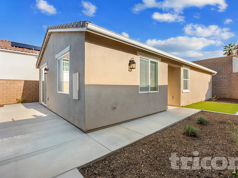 680 Susanne St #2 — Photo 4