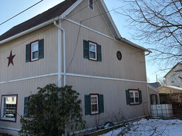 1438 Cemetery St, Jersey Shore, PA 17740