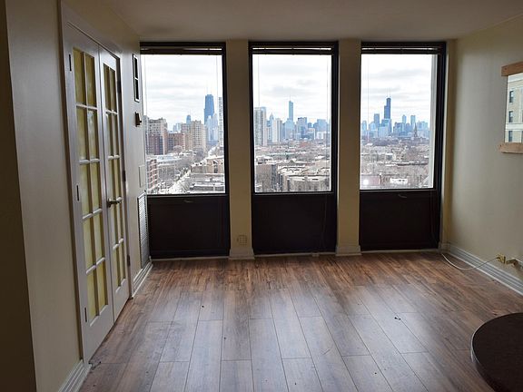 4th image of 444 W Fullerton Pkwy APT 302