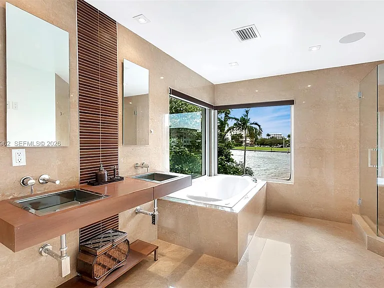 9380 Bay Dr — Photo 32