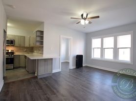 6100-6118 N Winthrop