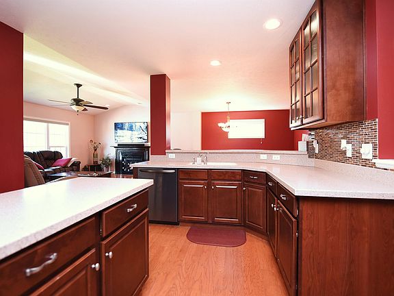 4th image of 23050 Allerton Dr