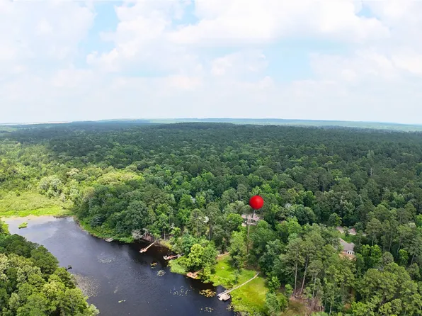 810 Clear Water Trl, Holly Lake Ranch, TX 75765