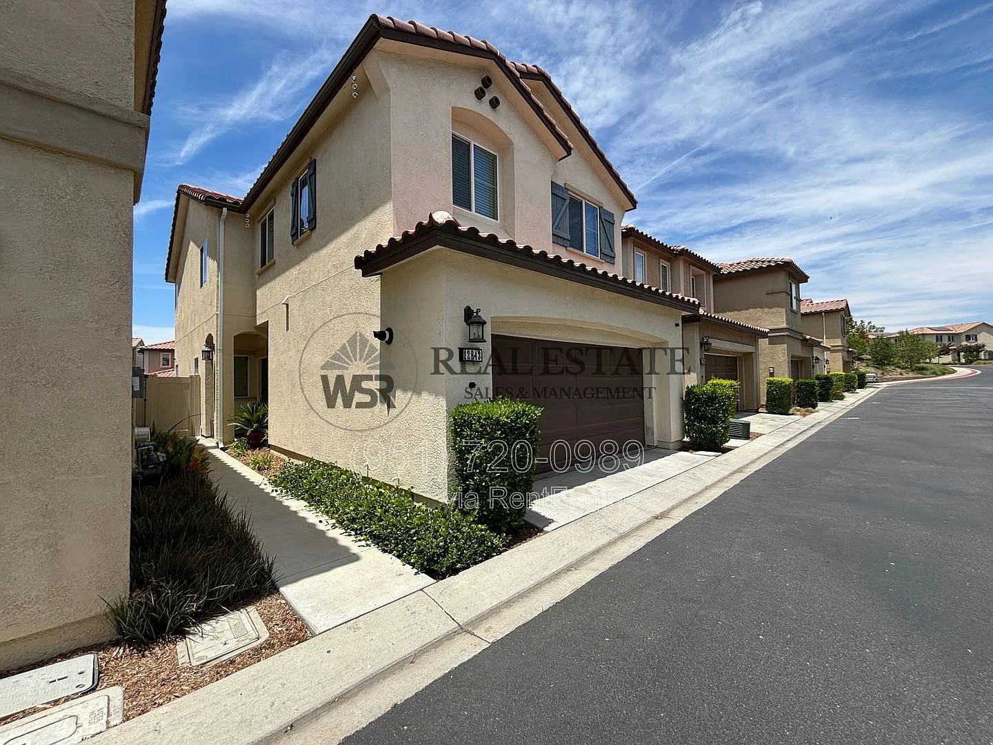 4 bed, 2.5 bath, 1818 sqft, $3,400 — Photo 2