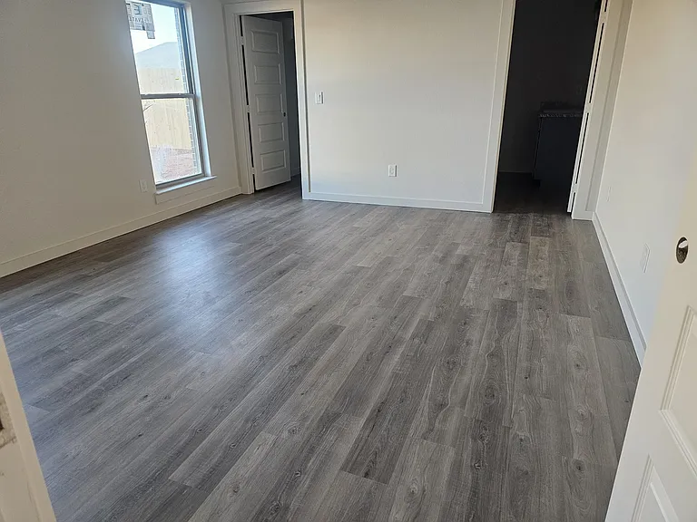 2005 Gulf Prairie Ln — Photo 5