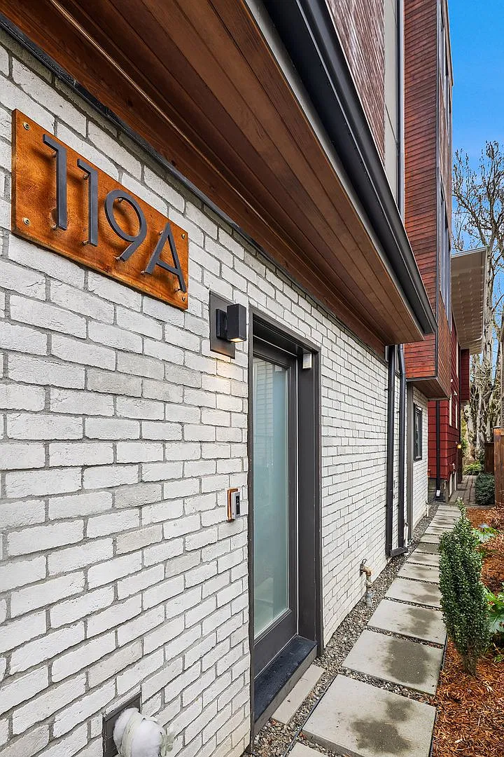 2Bd/1.75Ba Seattle Townhome — Photo 3