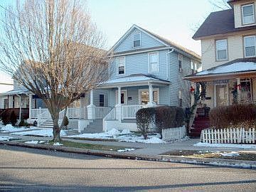 2nd image of 517 13th Ave