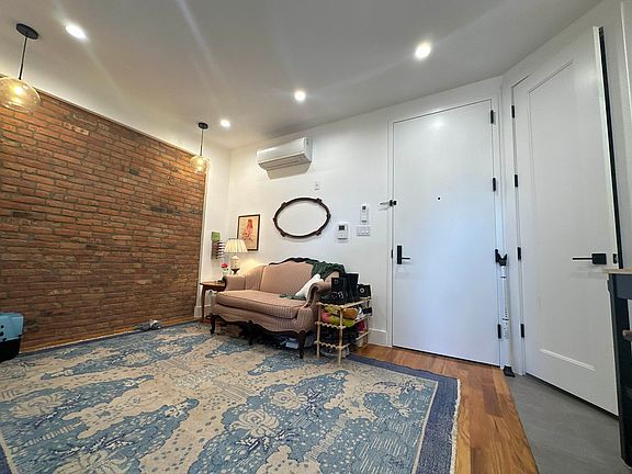 2nd image of 1466 Fulton St #2R