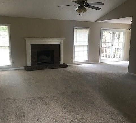 4th image of 4665 Hampton Square Dr
