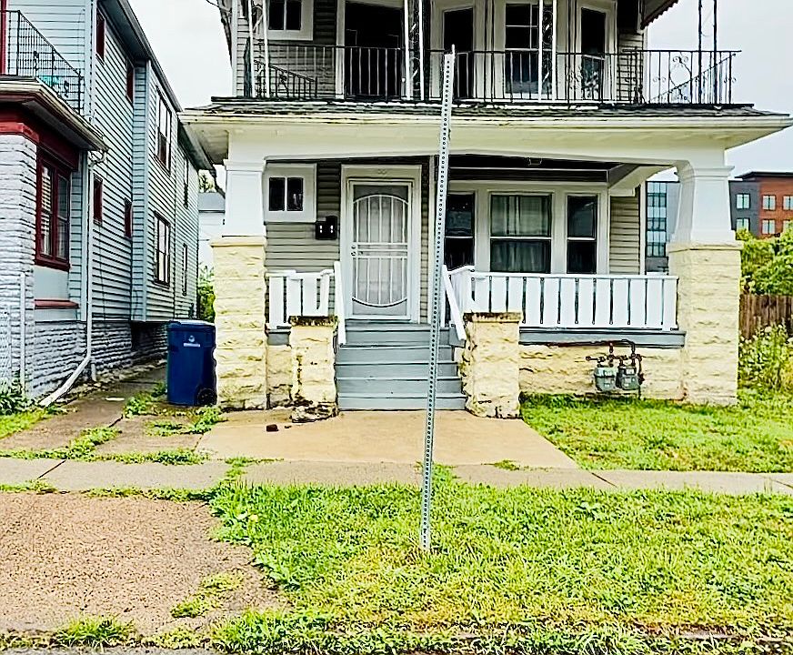 1st image of 83 Edna Pl #2