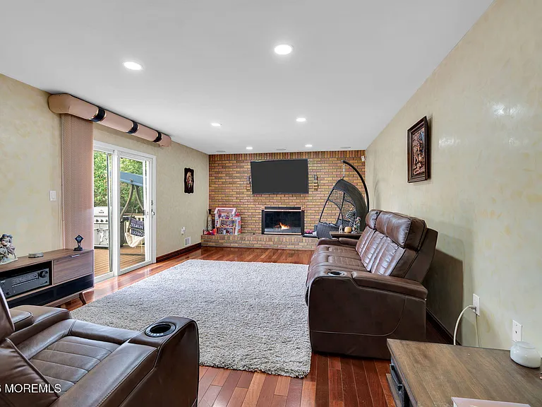 30 Scott Dr — Photo 12