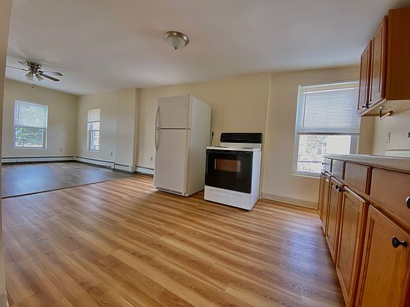 3rd image of 38-40 Gill St #5