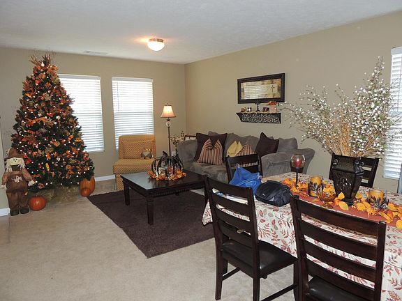 2nd image of 806 Creek Oak Dr