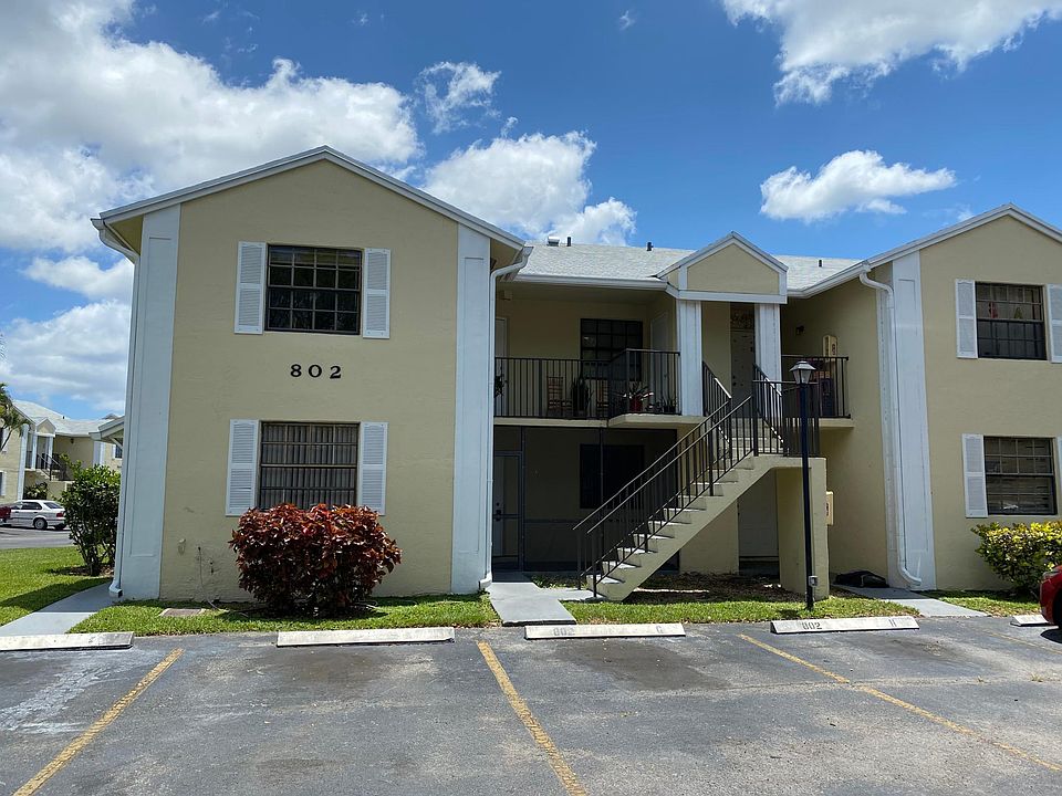 1st image of 802 Constitution Dr APT G