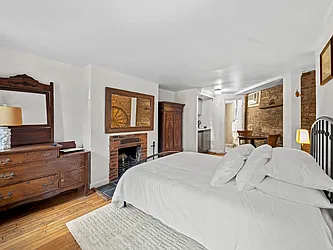 30 8th Avenue, #4