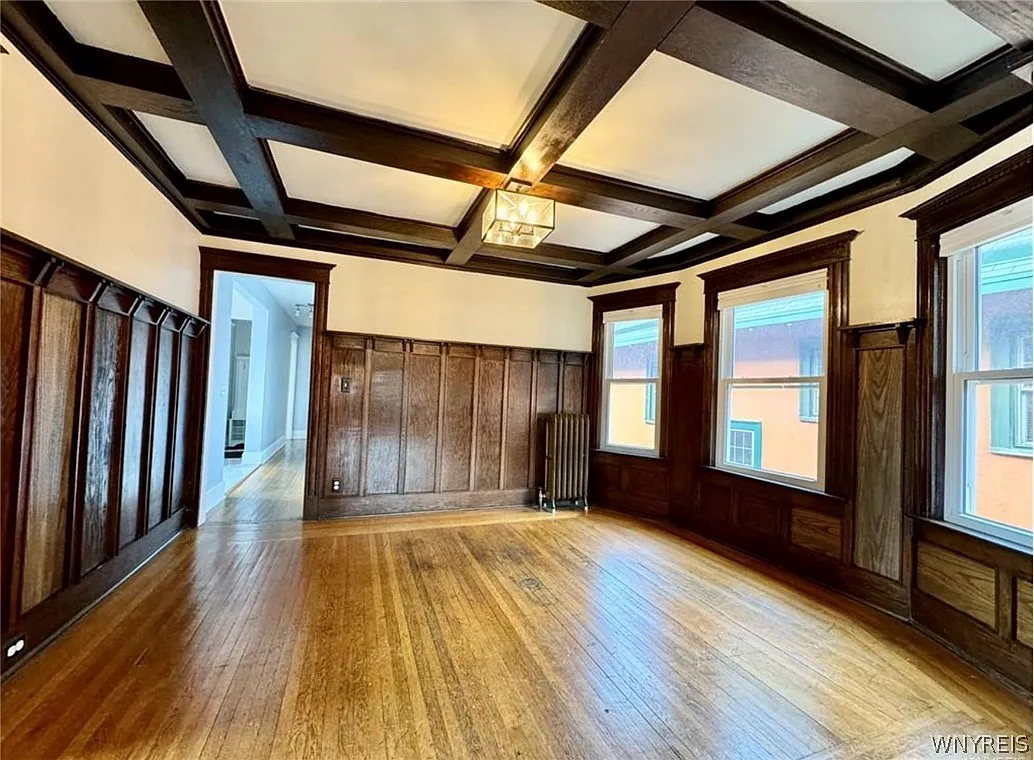3 bed, 1.0 bath, 1882 sqft, $2,000 — Photo 4