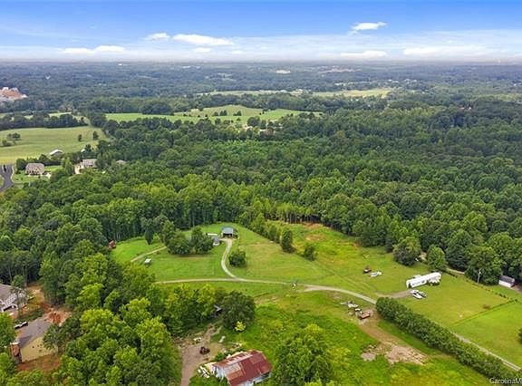 5th image of 138 Stump Hill Trl