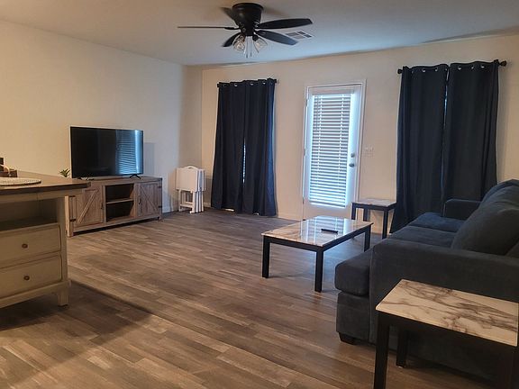 4th image of 2198 E Arapaho Rd