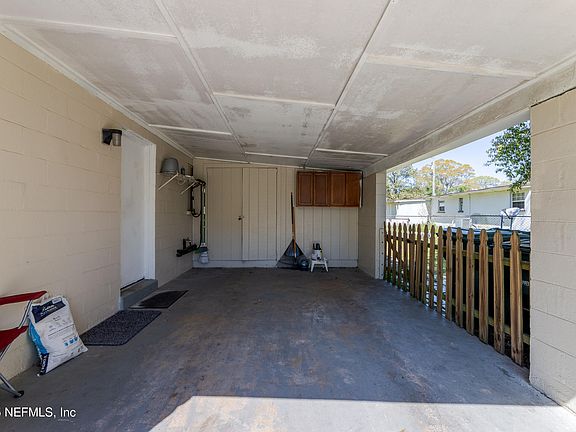 3rd image of 1914 BROOKVIEW Drive S