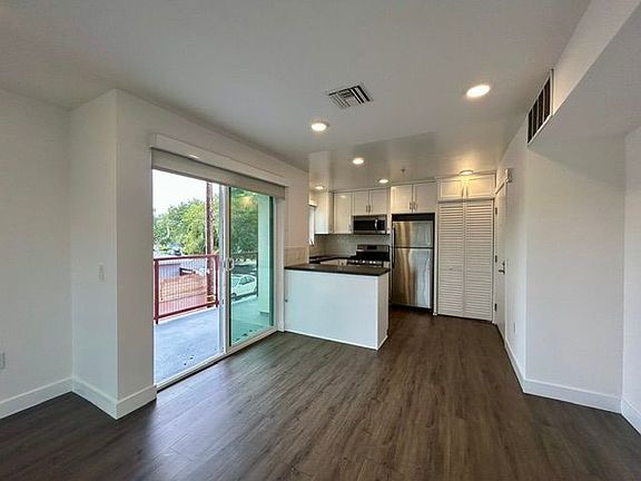 2nd image of 5455 Inglewood Blvd APT 2