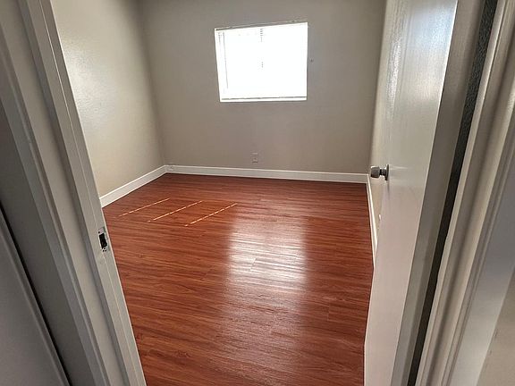 4th image of 4971 Apollostar Ct APT 1