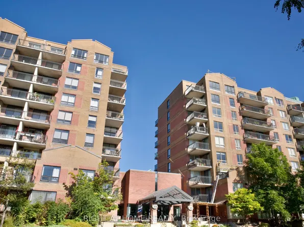 35 Holland Ave #205, Ottawa, ON K1Y 4S2