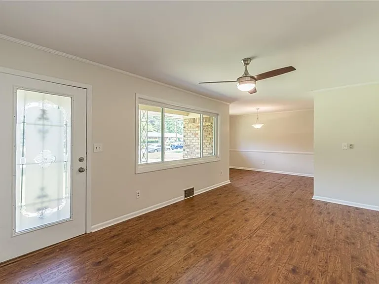 3213 Bobbie Ln — Photo 4