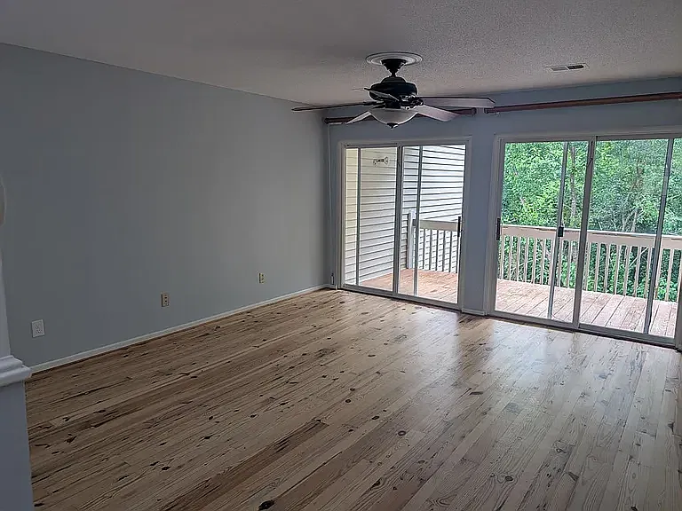 3 bed, 2.5 bath, 1120 sqft, $1,950 — Photo 4