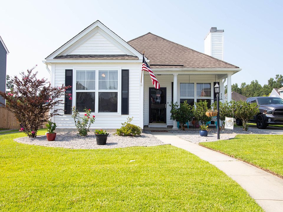 2nd image of 227 Killarney Trl