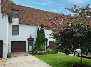 691 Shady Dr E, Pittsburgh, PA 15228
