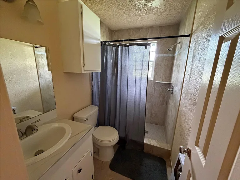 1114 Thorpe Springs Rd — Photo 5
