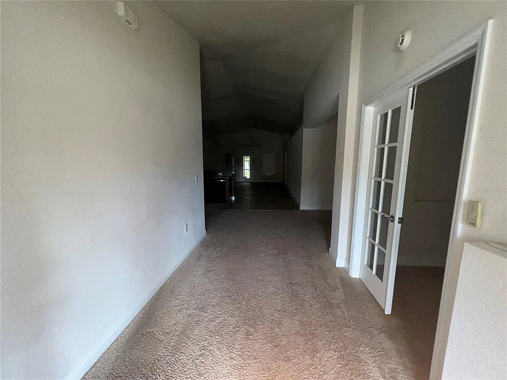 3 bed, 2.0 bath, 2257 sqft, $2,000 — Photo 3