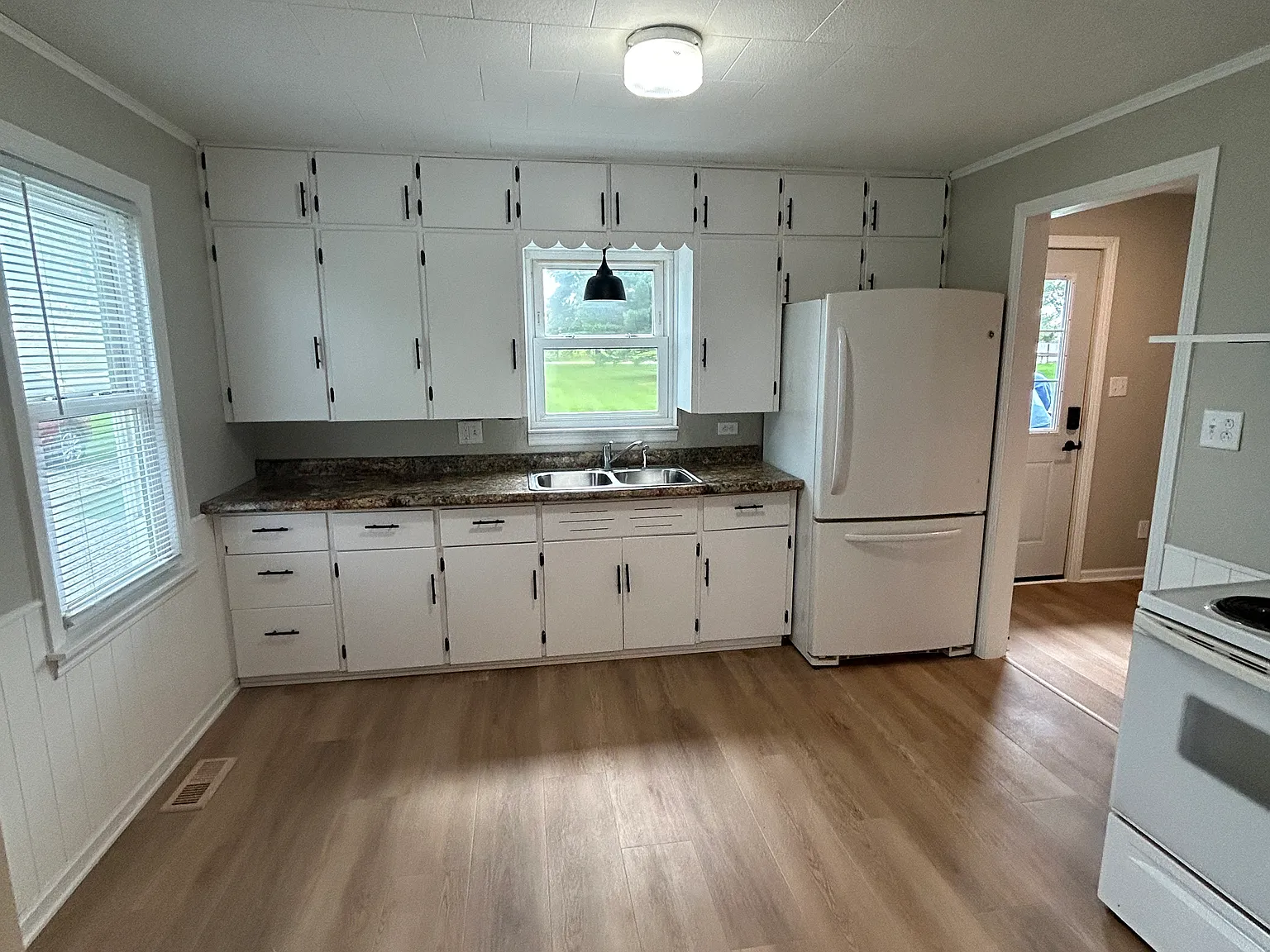 1 bed, 572 sqft, $1,350 — Photo 4