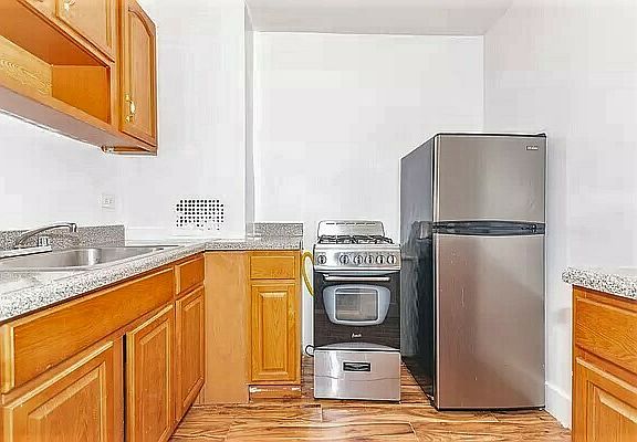 3rd image of 253 Clarkson Ave #203