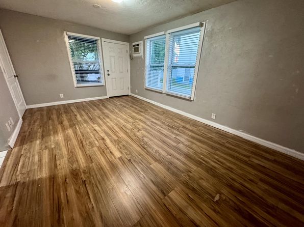 107 Washington St #4