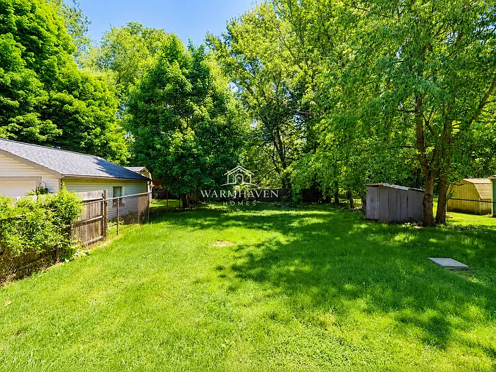 3 bed, 1.0 bath, 976 sqft, $1,395 — Photo 2