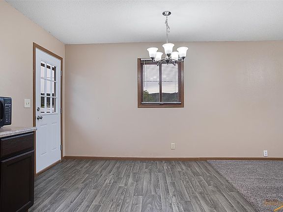 5th image of 7623 Dorothy Dr