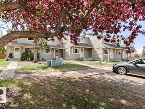795 Village Dr, Strathcona County, AB T8A 4H9
