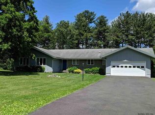 1108 Merlin Dr, Niskayuna, NY 12309