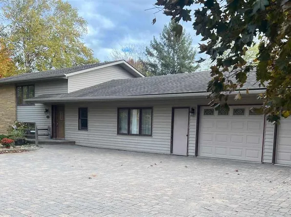 1200 Inverness Ln, Saint Peter, MN 56082