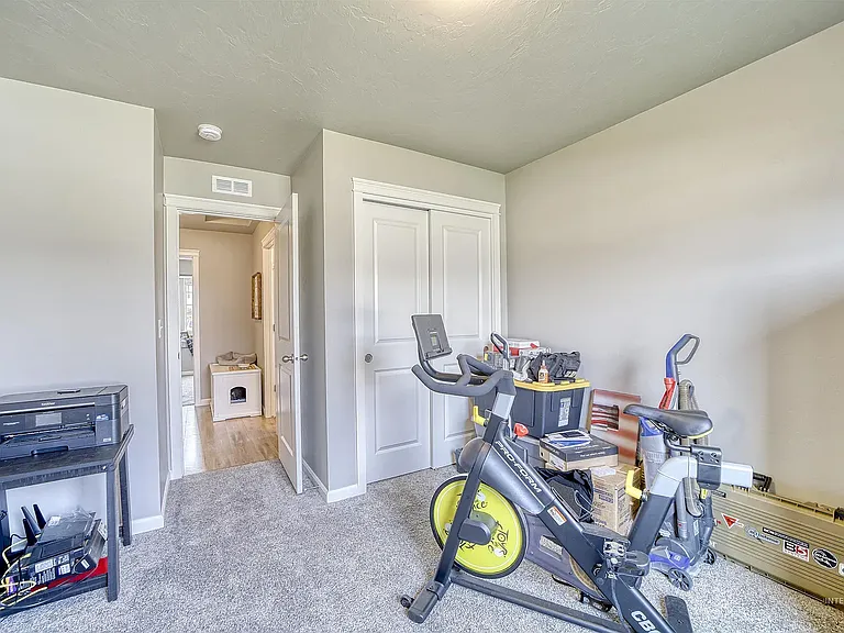 391 Benno St — Photo 12