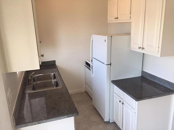 5th image of 1659 Ocean Front Walk APT 408