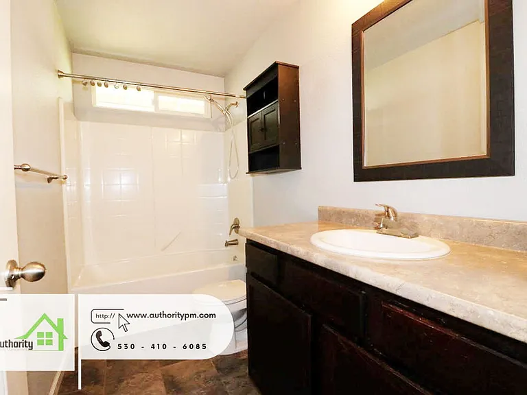 1417 Montana Ave — Photo 15