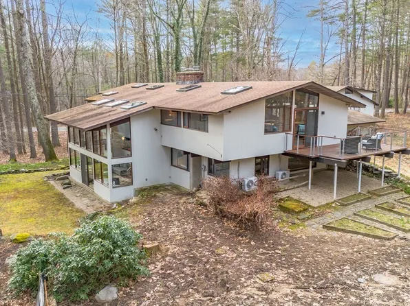 88 Heald Rd, Carlisle, MA 01741